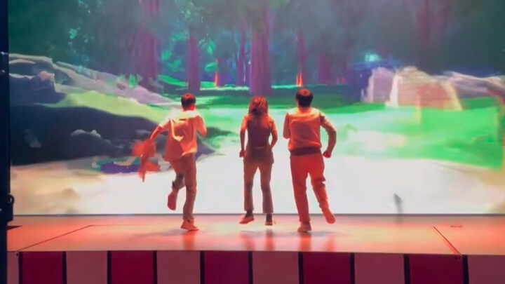 Lúc đó thấy cảnh tập dợt này, dù tò mò nhưng tôi thực sự không hiểu nổi mấy anh lính Tiểu Cốt…