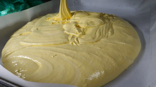 เค้กฟองน้ำและโรลเค้กที่ทำจากไข่ 100 ฟอง - อาหารข้างทางเกาหลี