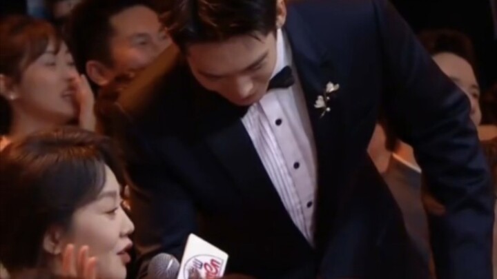 This woman is so cute—she’s all dazed yet perfectly clear-headed!