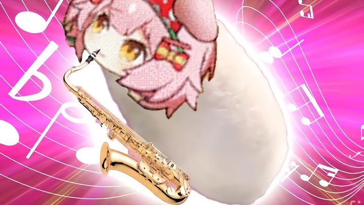 Bé Chengshan vui vẻ chơi saxophone