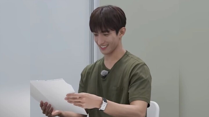 Dino: Don’t know who’s next to me, but it’s definitely my bro!