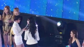 BLACKPINK Lisa and Park Min Young in GDA 2019.