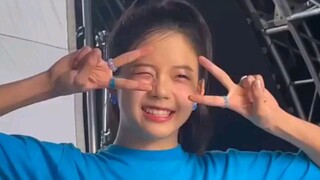 可爱挑战！JYP美国女团VCHA《Y.O.Universe》舞蹈跳战