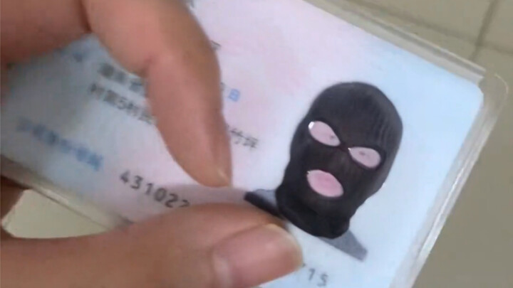 Socially anxious people rejoice—this card case is seriously hilarious!