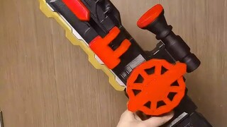 Besar! Itu Polar Fox. Kita diselamatkan.