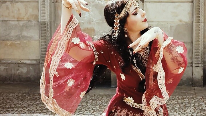 Beautiful Persian dance | Apsara Afsanesara