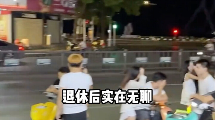 المزيج حقيقي ومميز، والشباب أيضاً حقيقيون وطازجون، لا عجب أن هذا المحل أصبح مشهوراً.