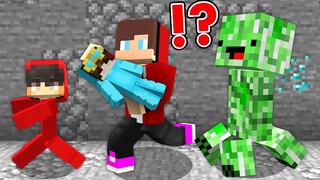 JJ Pranked Mikey and Nico & Cash in Minecraft Morph Challenge Funny Shapeshift (Maizen Mazien Mizen)