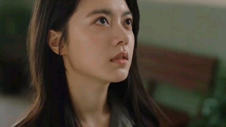 The grand finale: Luo Qiqi nails the top spot in the province on the college entrance exam and gets 