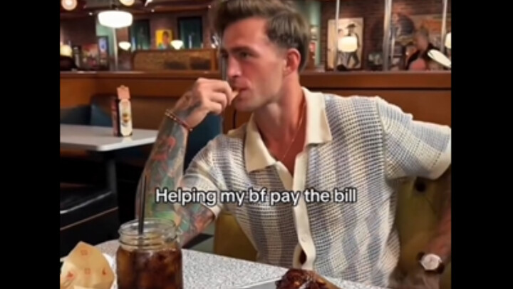 When trying to pay the bill for her boyfriend on a date…