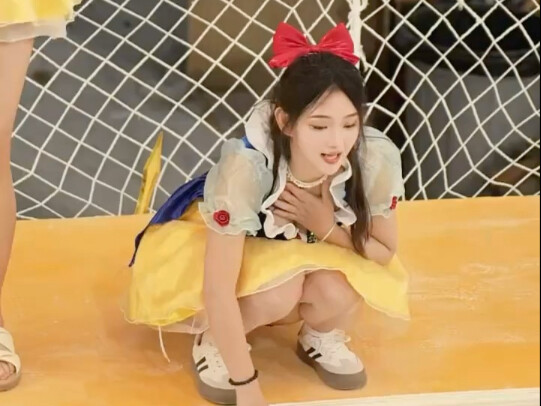 Tiểu thư lễ hội nghệ thuật bến tàu Vạn Lâu Tương Đàm