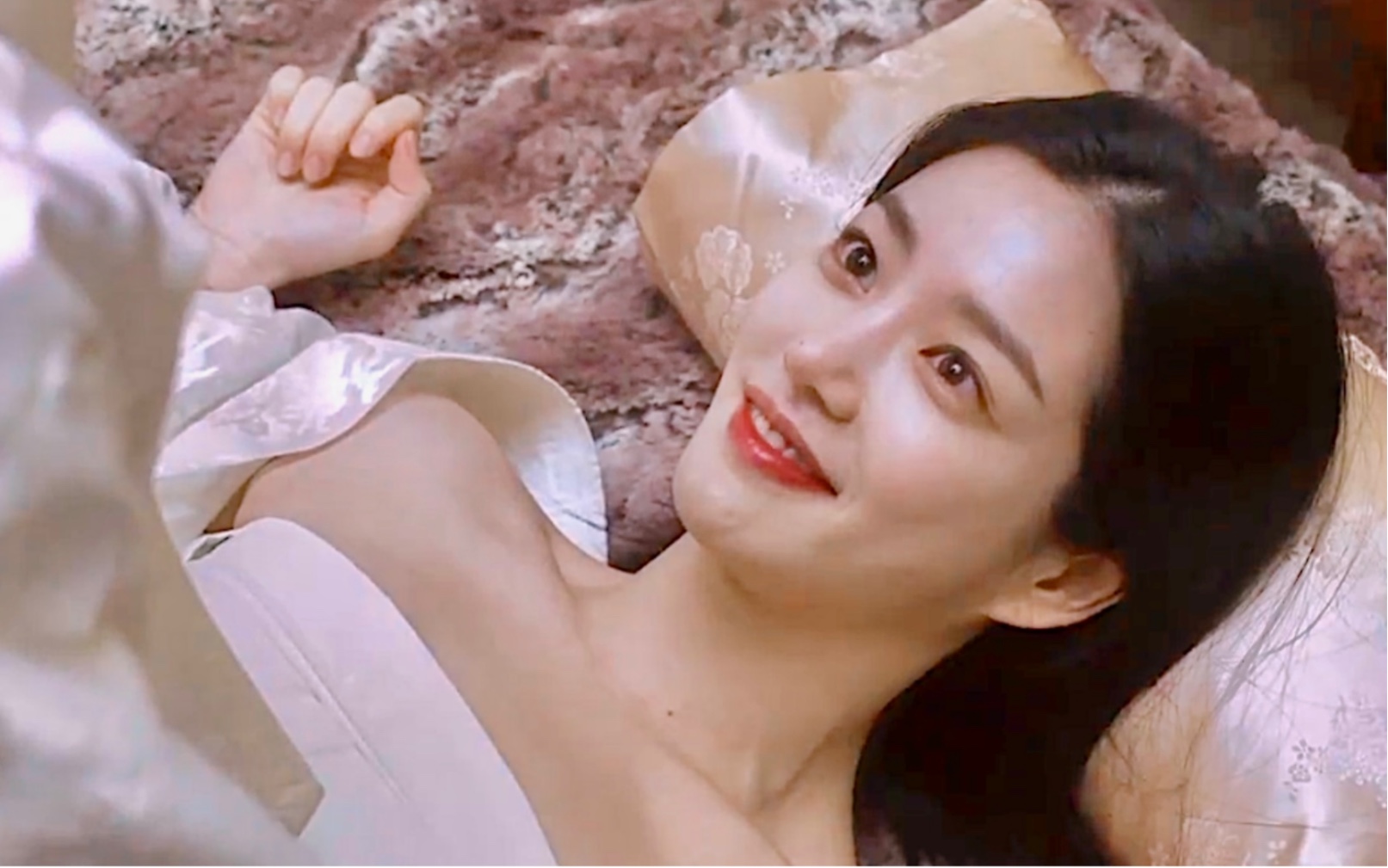 Lee Yu Bi Mixed Cuts | What A Beauty - BiliBili