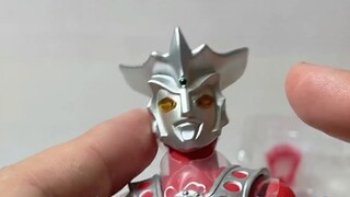 Leo shf malas sekali? [Berbagi Mainan Bass Feast] Model Figur Bandai Ultraman Leo SHF Edisi 366