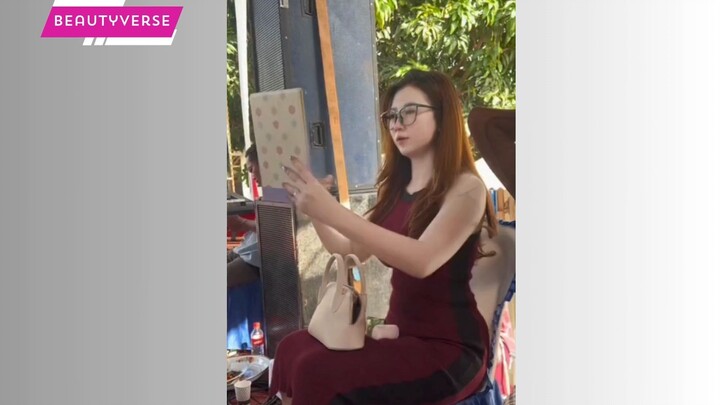 selera ibunya yang gamisansedangkan aku biduan