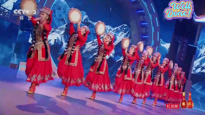 The screen is awash with “Dilraba”! Tajik Dance by the Xinjiang Art Theater Song and Dance Troupe | 