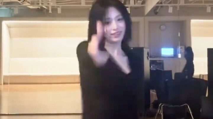 Ahyeon solo | Marsnya datang˚˳. ⋆ ˖ ♥ * ˖˚˳ ⋆ .