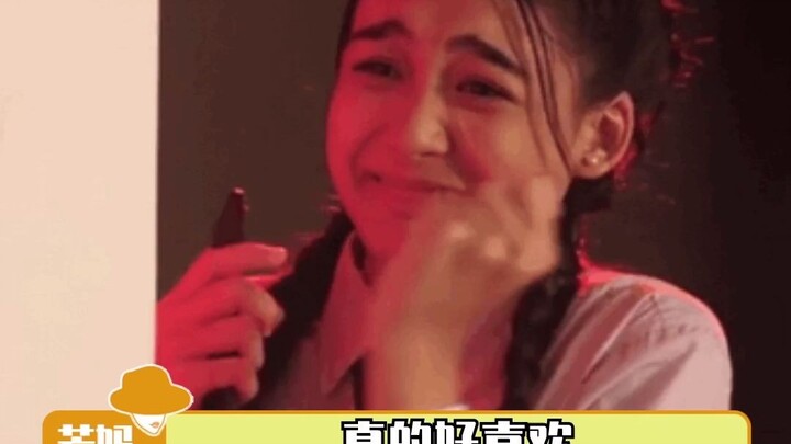 ชอบมากเลยที่จ้าวลู่ซือคุยกับแฟนๆ ราวกับเป็นเพื่อน