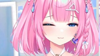 The anchor's voice is so soft? Is it covered by other people in the monitoring room?