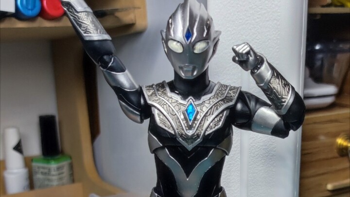 SHF Ultraman Triga repainted and recolored Dark Triga