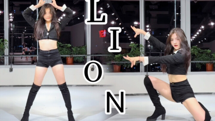 Vertical Version 【Panda Cat】Mm~ This little lion has stepped right into your heart ❤️ Lion - The Que