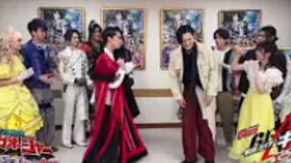 Kingohger and Geats cast dance