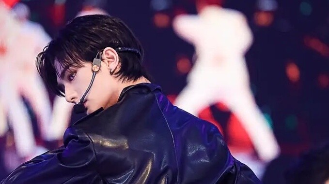 Nhóm nhạc nam Jyp Straykids Hoàng Xuân Tân cover ảnh trực tiếp "Love Shot" của EXO siêu mặn mà! ! ! 