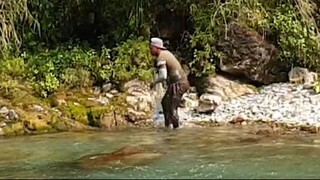 Cast Net Fishing in Nepal | Asala Fishing in Nepal | Himalayan Trout Fishing with Handmade Cast Net