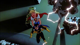 蝙蝠侠找超人来帮忙，不料等来的是她的妹妹，这可如何是好