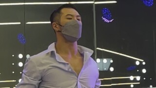 Ini adalah tarian pertama yang didatangi pria macho di bilibili, Kakak berjas akan menarikan tarian 
