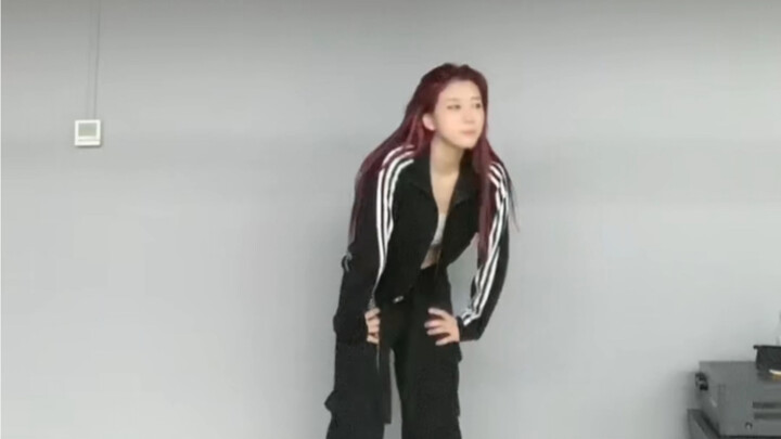 【王一桥】内娱下岗女团舞担翻跳Newthing 什么水平