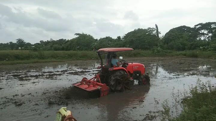 Four wheel tractor 🚜