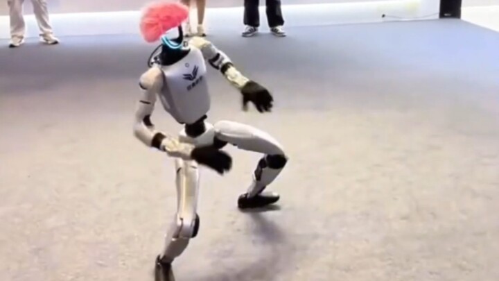 机器人：跳个舞缓解一下工作压力