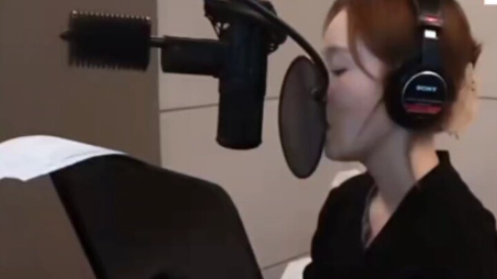 Giọng ca chính? Hay kèn kazoo? Hay là hãy đến xem giọng ca chính thực thụ đi~