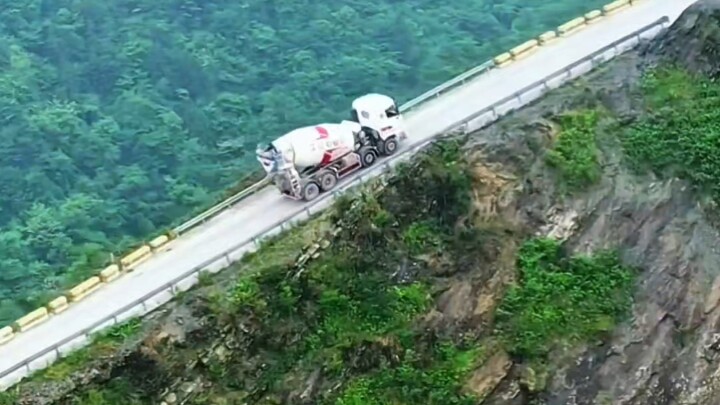 If your driving skills aren’t up to par, steer clear of Yunnan, Guizhou, and Sichuan! How many of th