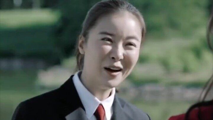 Chung Tiểu Á không nhất định họ Chung, còn Lục Dịch Khả đúng là họ Chung thật đấy!