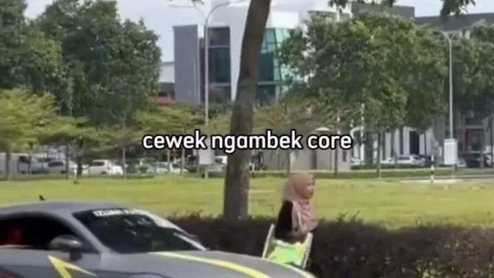 Cewek ngambek core