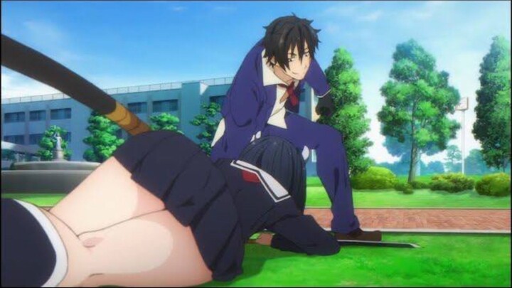 Di depan sekolah malah pacar pingin nyruput sosis