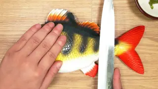 The fish will cry when they hear it! Teach you how to make delicious sushi [Lego stop motion animati