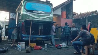 PASANG DEKSEL BUS ALS 378 SELESAI..‼️TEAM MEKANIK CEK ULANG BAGIAN DEKSEL AGAR TIDAK KERJA DUA KALI