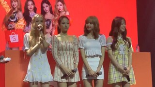 【BLACKPINK】 جيني ليست على ما يرام، جينجي سو تهتم وتأخذ زجاجة ماء لها، منصة الدعاية في الفلبين