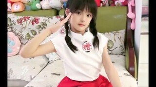 Album Pertumbuhan Liu Yuxuan yang Berusia 11 Tahun (Bagian 3)