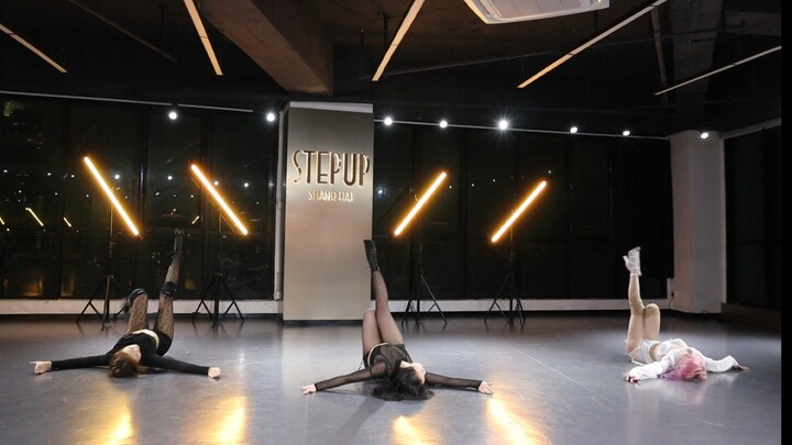 Góc máy chính diện