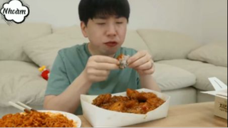 Mì xào và gà xốt chua ngọt phần 5 #mukbang