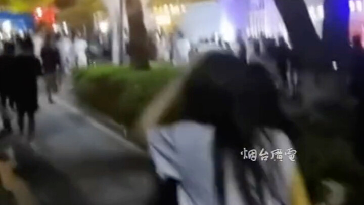 Hubei, selama masa lockdown kampus, seorang mahasiswa membeli tiket lotere seharga 10 yuan dan terny