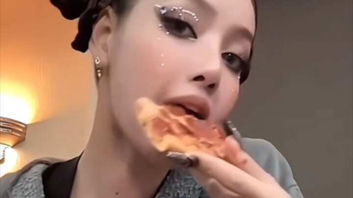 Comparison of Different Female Idols’ Mukbangs with Xiangxiang