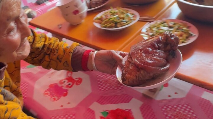 Tôi là một người cháu chuyên nghiệp.