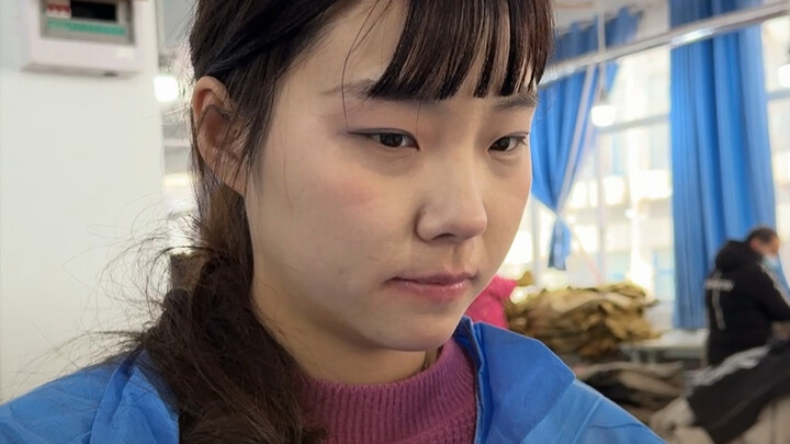 Trọng sinh làm cô gái nhà máy: Nổi loạn chạm mặt lòng tốt