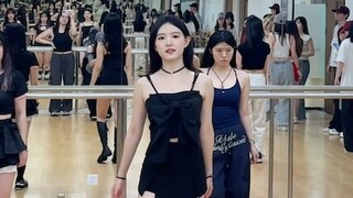 ĐÂY LÀ LÀ 🐰Tôi quay lại câu lạc bộ khiêu vũ của công ty để học.