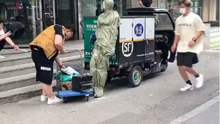 นี่ขนส่งแบบลับใช่ไหมครับ 555