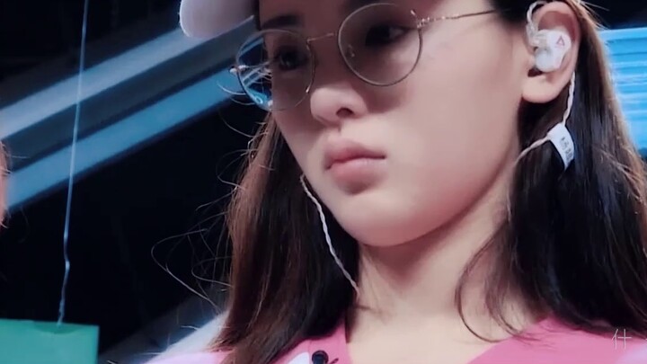 『Miyue| Yang Mi×Yang Chaoyue』 is a little sweet| Gift: Civilized dog walking_